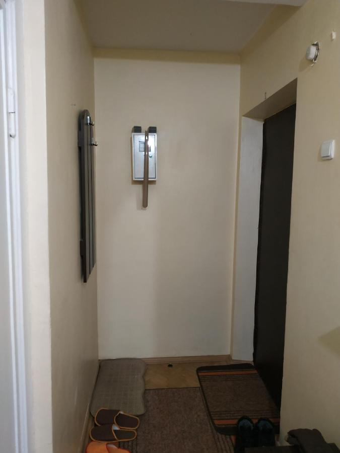 дворец украина двухкомнатная Apartment Kyiv