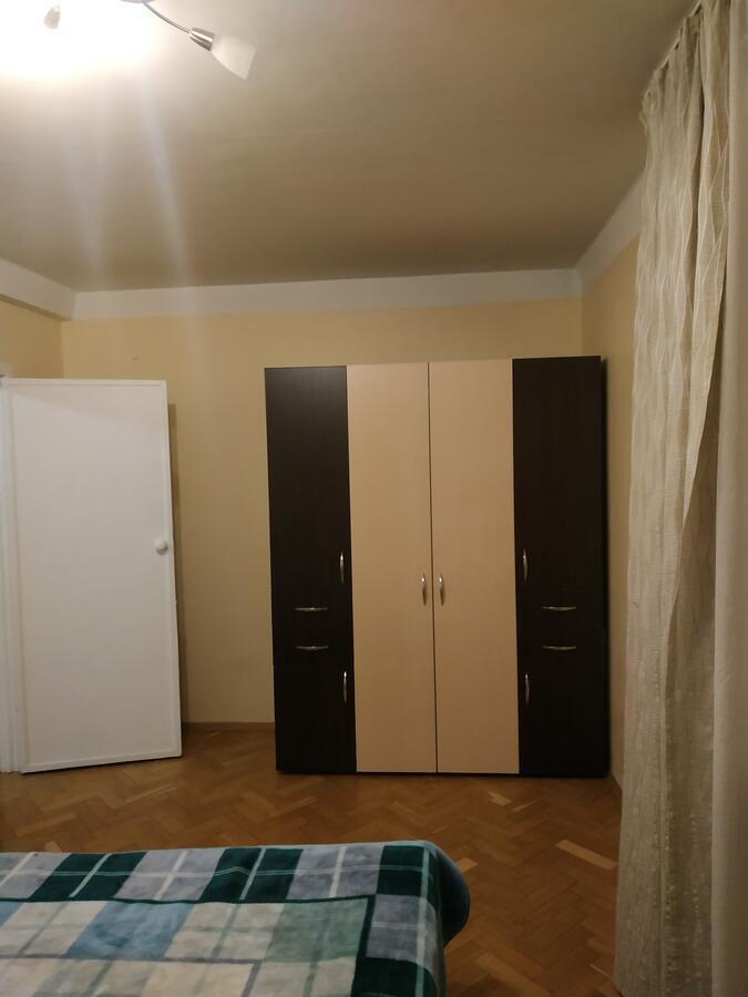 Apartment дворец украина двухкомнатная Kyiv